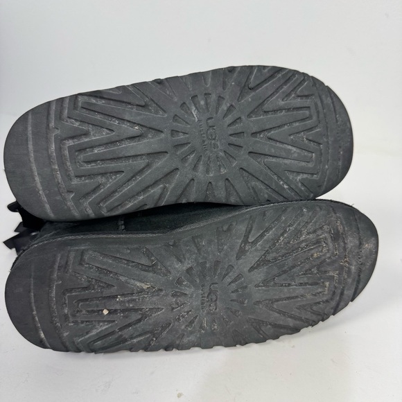 Ugg Leather Suede Black Bow Short Sherpa Lined Winter Boots With Diamond Detail - Picture 5 of 6